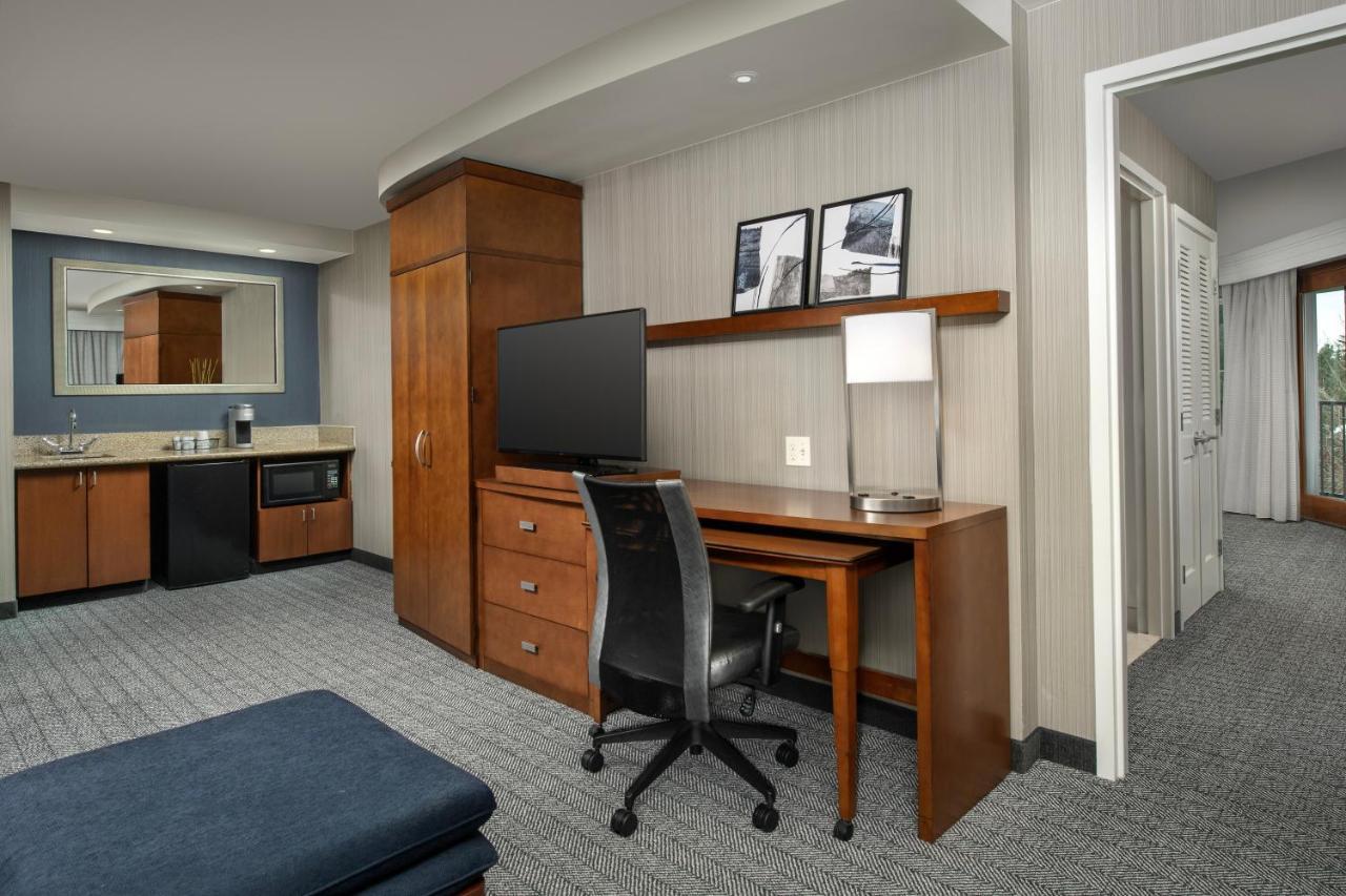 Отель Courtyard By Marriott Seattle Керкленд Экстерьер фото