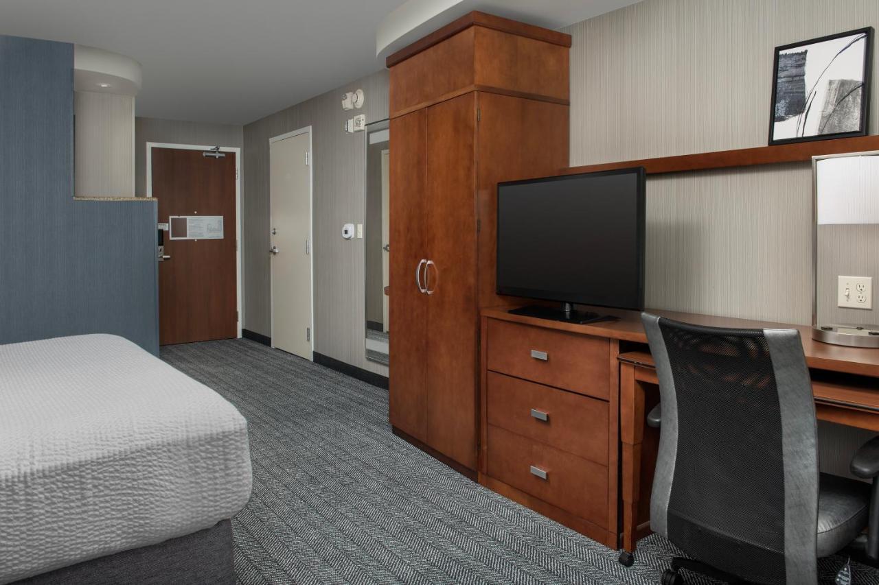 Отель Courtyard By Marriott Seattle Керкленд Экстерьер фото